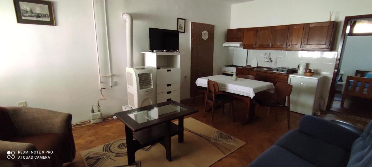 Apartmani Banatski Konak Zrenjanin Bagian luar foto